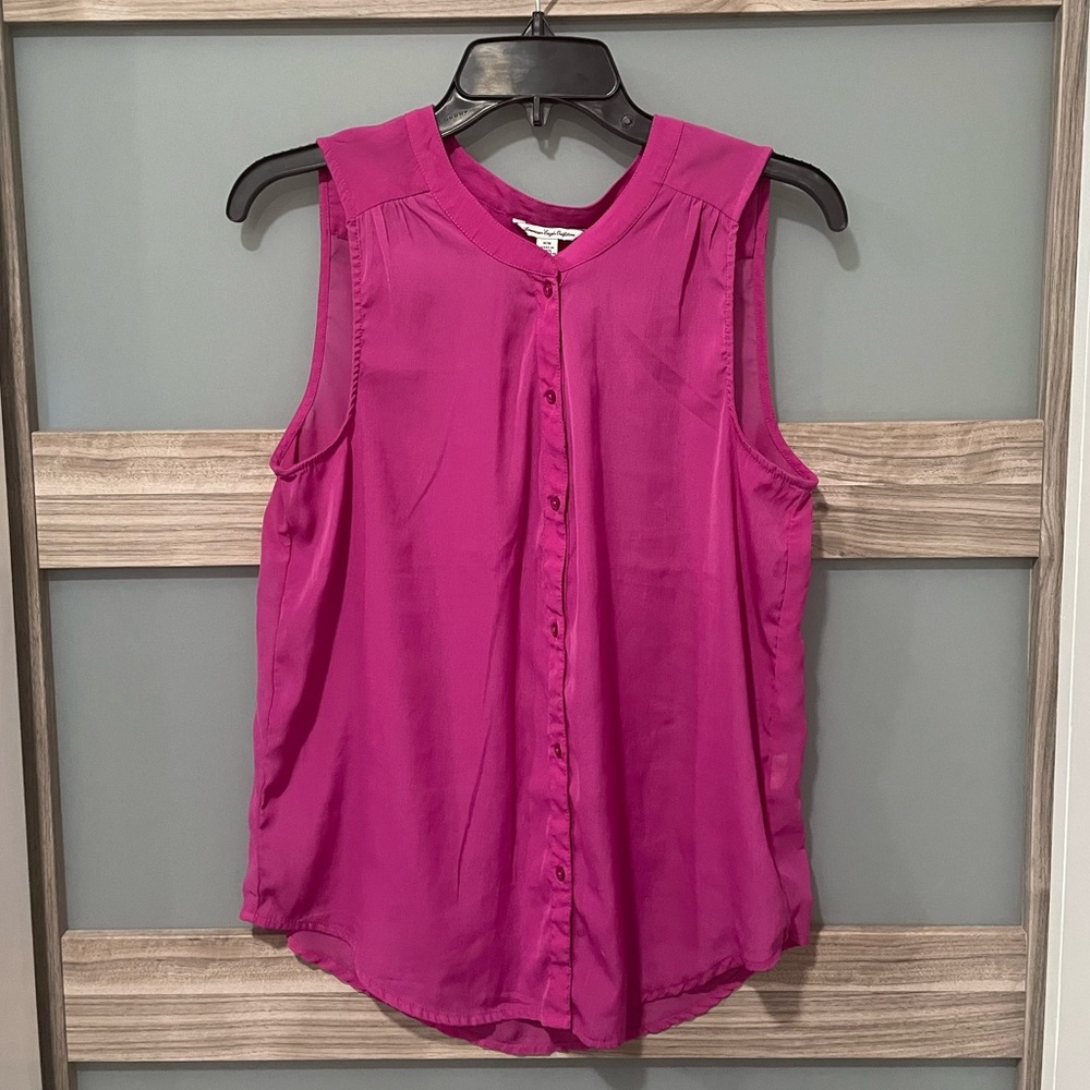 AMERICAN EAGLE sleeveless blouse